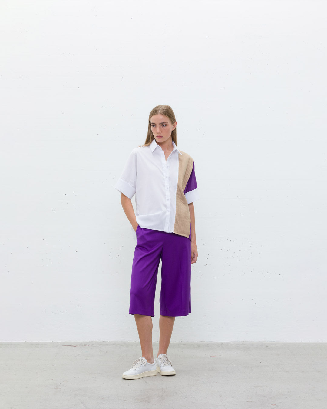 Shirt with two -tone design